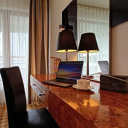 122 W Pieciogwiazdkowym Royal Tulip 200m Plaza Dobruk Romek Prywatny דירה *